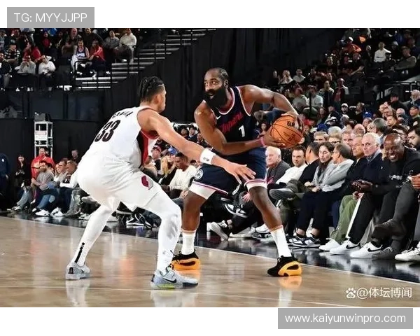 开拓者迎战对手激战全场 比分紧张刺激双方拼尽全力